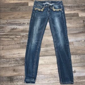 Grace in LA skinny jeans